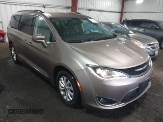 2017 Chrysler Pacifica Touring L with VIN 2C4RC1BG5HR565540, listed as a IAAI auction lot 41999464 with 110,056 mi miles and . Bid and sale history available at DreamBid. Image 1.