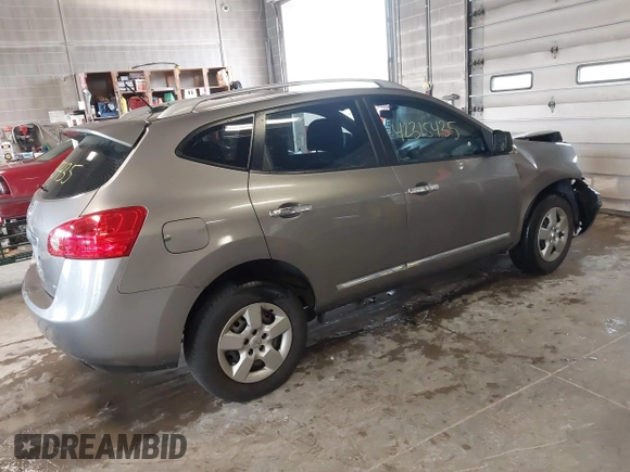 2015 Nissan Rogue S z VIN JN8AS5MV3FW256192, wystawiony jako IAAI lot #42315435 z przebiegiem 181 493 mil mil oraz . Historia ofert i sprzedaży dostępna na DreamBid. Obrazek 4.