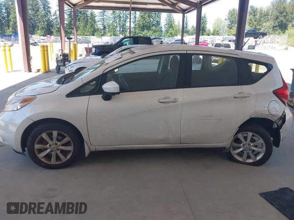 2015 Nissan Note S z VIN 3N1CE2CP8FL430215, wystawiony jako IAAI lot #42673875 z przebiegiem 68 379 mil mil oraz . Historia ofert i sprzedaży dostępna na DreamBid. Obrazek 14.
