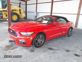 2016 Ford Mustang EcoBoost Premium z VIN 1FATP8UH5G5247265, wystawiony jako IAAI lot #42502161 z przebiegiem 116 460 mil mil oraz . Historia ofert i sprzedaży dostępna na DreamBid. Obrazek 18.