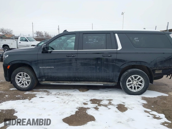 2024 Chevrolet Suburban LT z VIN 1GNSKCKD1RR242476, wystawiony jako IAAI lot #41577855 z przebiegiem 24 285 mil mil oraz . Historia ofert i sprzedaży dostępna na DreamBid. Obrazek 14.