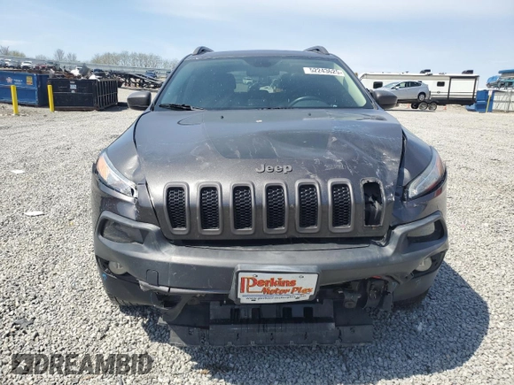 2015 Jeep Cherokee Trailhawk z VIN 1C4PJMBS2FW610618, wystawiony jako Copart lot #52243625 z przebiegiem 136 234 mil mil oraz Szkoda całkowita • Salvage title. Historia ofert i sprzedaży dostępna na DreamBid. Obrazek 5.