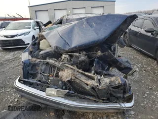 1996 GMC Yukon with VIN 1GKEK13R2TJ718801, listed as a Copart auction lot 84489744 with 0 mi miles and Salvage Title. Bid and sale history available at carsss.com. Image 5.