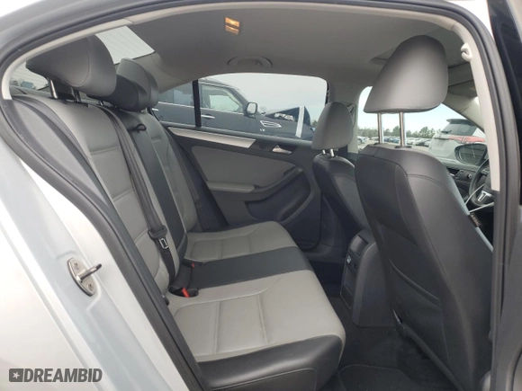 2013 Volkswagen Jetta Sedan Hybrid SEL Premium with VIN 3VW637AJ4DM305194, listed as a Copart auction lot 48386555 with NaN miles and Clean Title. Bid and sale history available at carsss.com. Image 10.