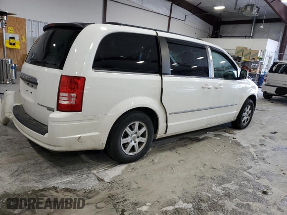 2010 Chrysler Town & Country Touring z VIN 2A4RR5D1XAR492731, wystawiony jako Copart lot #89331835 z przebiegiem 209 381 mil mil oraz Szkoda całkowita • Salvage title. Historia ofert i sprzedaży dostępna na DreamBid. Obrazek 3.