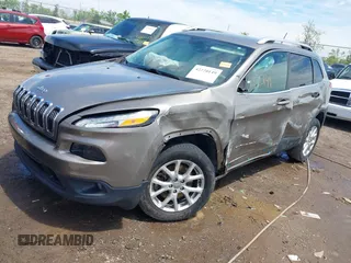 2018 Jeep Cherokee Latitude Tech Connect с VIN 1C4PJLCB4JD573830, выставлен на аукционе IAAI как лот 42220149 с пробегом 123 084 миль миль и . История ставок и продаж доступна на DreamBid. Изображение 2.