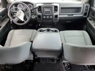 2015 Ram 2500 Tradesman z VIN 3C6UR5HL8FG615300, wystawiony jako Copart lot #56932694 z przebiegiem 167 808 mil mil oraz Szkoda całkowita • Salvage title. Historia ofert i sprzedaży dostępna na DreamBid. Obrazek 8.