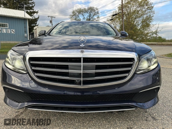 2019 Mercedes-Benz E 450 z VIN WDDZH6JB9KA591631, wystawiony jako Copart lot #58946415 z przebiegiem 158 139 mil mil oraz Czysty tytuł • Clean title. Historia ofert i sprzedaży dostępna na DreamBid. Obrazek 11.