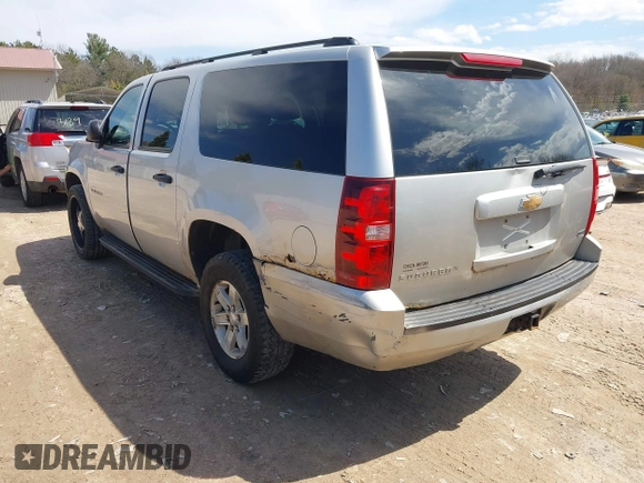 2010 Chevrolet Suburban LS with VIN 1GNUKHE34AR225345, listed as a IAAI auction lot 42106308 with 203,097 mi miles. Bid and sale history available at carsss.com. Image 3.