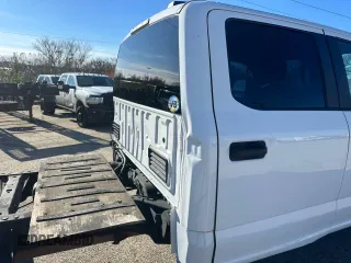2022 Ford F-350 XL with VIN 1FD8W3HT5NEE12597, listed as a Copart auction lot 87929005 with 69,996 mi miles and Clean Title. Bid and sale history available at DreamBid. Image 4.