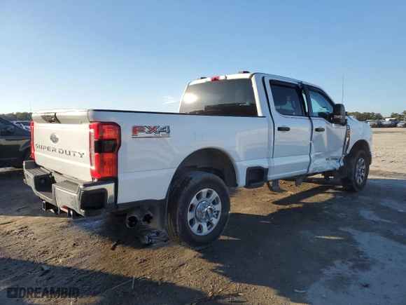2023 Ford Super Duty F-350 SRW XL with VIN 1FT8W3BT1PEC40424, listed as a Copart auction lot 43826765 with NaN miles and Salvage Title. Bid and sale history available at carsss.com. Image 3.