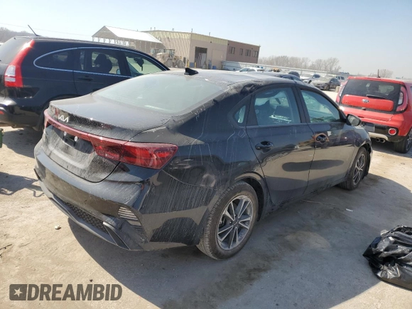 2024 Kia Forte LXS with VIN 3KPF24AD7RE824725, listed as a Copart auction lot 48891835 with 8,464 mi miles and Salvage Title. Bid and sale history available at carsss.com. Image 3.