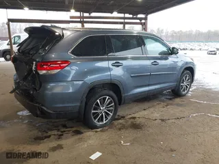 2019 Toyota Highlander SE with VIN 5TDJZRFH4KS747306, listed as a IAAI auction lot 41867414 with 96,247 mi miles. Bid and sale history available at carsss.com. Image 4.