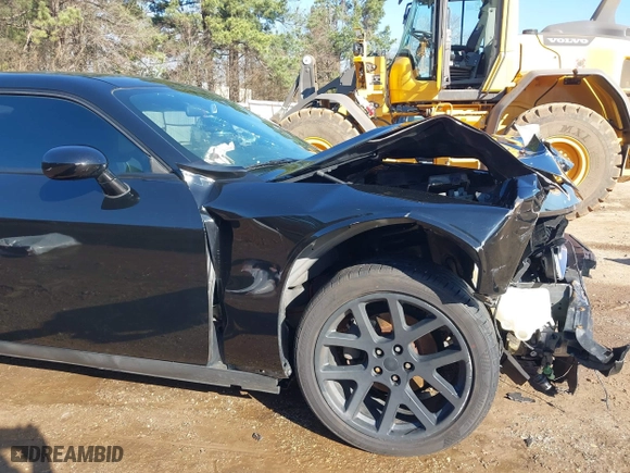 2013 Dodge Challenger SXT with VIN 2C3CDYAG5DH562557, listed as a IAAI auction lot 41694697 with 135,915 mi miles. Bid and sale history available at carsss.com. Image 19.