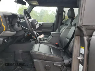 2023 Ford Bronco с VIN 1FMEE5DP8PLB53323, выставлен на аукционе Copart как лот 60020625 с пробегом 23 987 миль миль и Списание • Salvage title. История ставок и продаж доступна на DreamBid. Изображение 7.