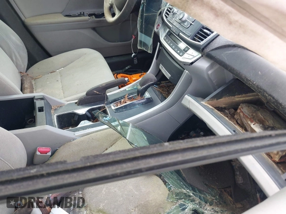 2013 Honda Accord EX z VIN 1HGCR2F73DA162760, wystawiony jako IAAI lot #42473307 z przebiegiem Nie podano mil oraz . Historia ofert i sprzedaży dostępna na DreamBid. Obrazek 5.