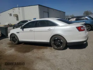 2010 Ford Taurus SHO z VIN 1FAHP2KT6AG105528, wystawiony jako Copart lot #61943515 z przebiegiem 110 544 mil mil oraz Czysty tytuł • Clean title. Historia ofert i sprzedaży dostępna na DreamBid. Obrazek 2.