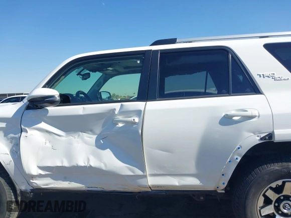 2018 Toyota 4Runner SR5 with VIN JTEBU5JR3J5597331, listed as a IAAI auction lot 41506914 with 86,011 mi miles. Bid and sale history available at carsss.com. Image 14.