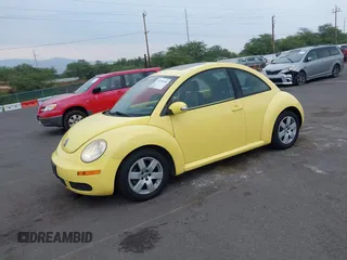 2007 Volkswagen New Beetle Coupe with VIN 3VWRW31C47M509724, listed as a IAAI auction lot 41978106 with 68,090 mi miles. Bid and sale history available at carsss.com. Image 2.
