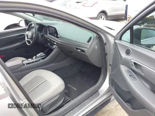 2020 Hyundai Sonata SEL z VIN 5NPEL4JA7LH053779, wystawiony jako IAAI lot #42133140 z przebiegiem 67 705 mil mil oraz . Historia ofert i sprzedaży dostępna na DreamBid. Obrazek 5.