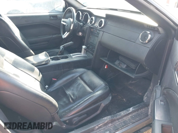 2006 Ford Mustang Standard with VIN 1ZVFT84N865139694, listed as a IAAI auction lot 42105051 with 198,042 mi miles and . Bid and sale history available at carsss.com. Image 5.