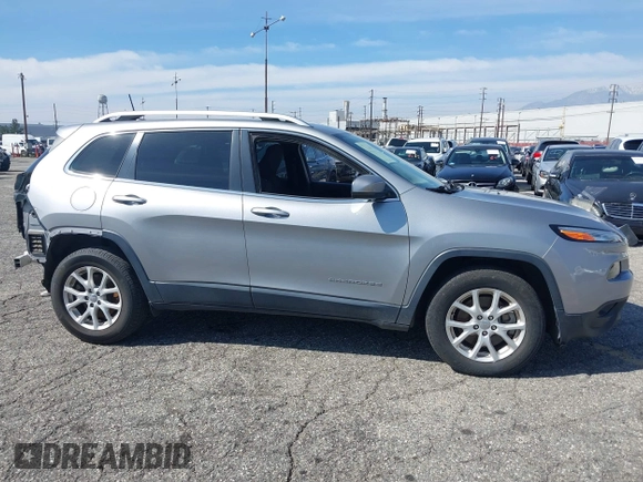 2016 Jeep Cherokee Latitude z VIN 1C4PJMCS5GW243746, wystawiony jako IAAI lot #41346904 z przebiegiem 98 616 mil mil oraz . Historia ofert i sprzedaży dostępna na DreamBid. Obrazek 14.
