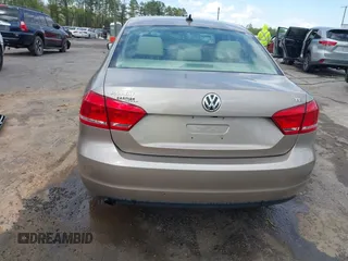 2015 Volkswagen Passat 1.8T Limited Edition with VIN 1VWAT7A32FC120769, listed as a IAAI auction lot 42013547 with 61,451 mi miles. Bid and sale history available at carsss.com. Image 16.