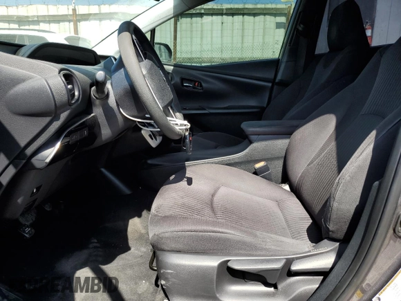 2017 Toyota Prius Two z VIN JTDKBRFU3H3574541, wystawiony jako Copart lot #58392885 z przebiegiem 244 618 mil mil oraz Szkoda całkowita • Salvage title. Historia ofert i sprzedaży dostępna na DreamBid. Obrazek 7.