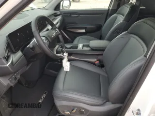 2024 Kia EV9 Light Long Range z VIN KNDAB5S19R6029900, wystawiony jako Copart lot #74714424 z przebiegiem 5380 mil mil oraz Szkody całkowita. Historia ofert i sprzedaży dostępna na DreamBid. Obrazek 7.