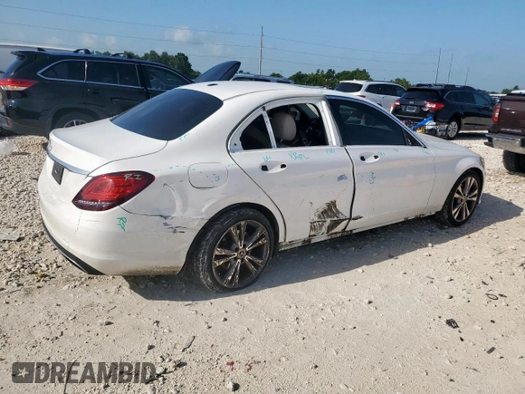 2019 Mercedes-Benz C 300 with VIN 55SWF8DB7KU289125, listed as a Copart auction lot 60836135 with 98,776 mi miles and Salvage title. Bid and sale history available at DreamBid. Image 3.
