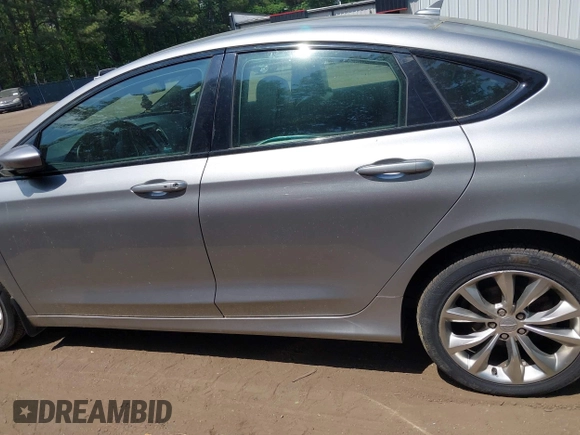 2015 Chrysler 200 S with VIN 1C3CCCDG2FN522948, listed as a IAAI auction lot 42153164 with 100,057 mi miles and . Bid and sale history available at carsss.com. Image 14.