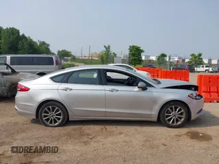 2017 Ford Fusion SE с VIN 3FA6P0H71HR160106, выставлен на аукционе IAAI как лот 42468650 с пробегом 137 936 миль миль и . История ставок и продаж доступна на DreamBid. Изображение 13.