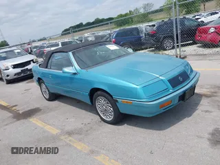 1992 Chrysler LeBaron z VIN 1C3XU4537NF268551, wystawiony jako IAAI lot #42416942 z przebiegiem 108 313 mil mil oraz . Historia ofert i sprzedaży dostępna na DreamBid. Obrazek 1.