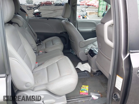 2018 Toyota Sienna XLE Auto Access Seat with VIN 5TDYZ3DC8JS916681, listed as a IAAI auction lot 42257674 with 124,262 mi miles and . Bid and sale history available at DreamBid. Image 8.