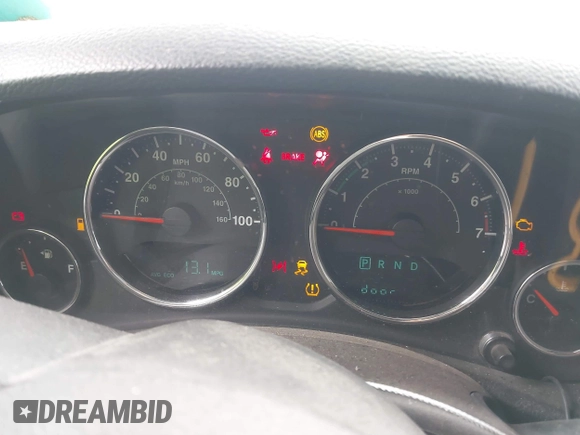 2014 Jeep Wrangler Unlimited Sahara with VIN 1C4BJWEGXEL326585, listed as a IAAI auction lot 41712047 with 155,973 mi miles. Bid and sale history available at carsss.com. Image 7.