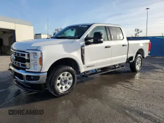 2024 Ford Super Duty F-250 SRW XL with VIN 1FT7W2BT2RED85741, listed as a Copart auction lot 41505325 with 18,247 mi miles and Clean Title. Bid and sale history available at carsss.com. Image 1.