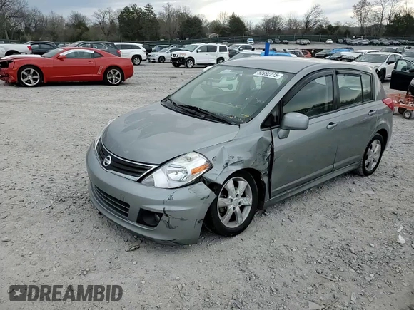2011 Nissan Versa SL z VIN 3N1BC1CP1BL507254, wystawiony jako Copart lot #50992275 z przebiegiem 93 679 mil mil oraz Czysty tytuł • Clean title. Historia ofert i sprzedaży dostępna na DreamBid. Obrazek 11.