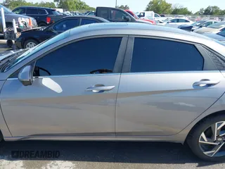 2024 Hyundai Elantra Limited с VIN KMHLP4DG1RU819415, выставлен на аукционе IAAI как лот 42027984 с пробегом 13 884 миль миль и . История ставок и продаж доступна на DreamBid. Изображение 15.