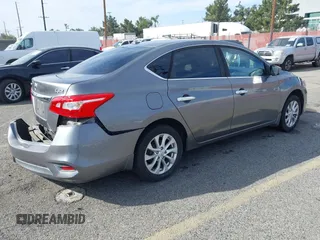 2017 Nissan Sentra S z VIN 3N1AB7AP7HY251816, wystawiony jako IAAI lot #41798600 z przebiegiem 82 455 mil mil oraz . Historia ofert i sprzedaży dostępna na DreamBid. Obrazek 4.