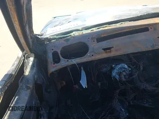 1992 Cadillac Brougham z VIN 1G6DW5472NR710091, wystawiony jako IAAI lot #41657138 z przebiegiem Nie podano mil oraz . Historia ofert i sprzedaży dostępna na DreamBid. Obrazek 7.