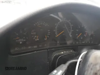 1999 Mercedes-Benz S 320/430/500 z VIN WDBGA43G0XA413440, wystawiony jako Copart lot #58254595 z przebiegiem Nie podano mil oraz Tytuł czysty. Historia ofert i sprzedaży dostępna na DreamBid. Obrazek 9.