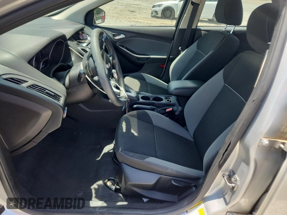 2013 Ford Focus SE with VIN 1FADP3F22DL323418, listed as a Copart auction lot 61859225 with 62,415 mi miles and Salvage title. Bid and sale history available at DreamBid. Image 7.