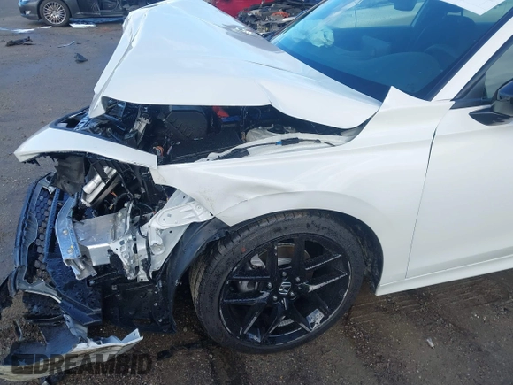 2025 Honda Civic Sport z VIN 2HGFE2F56SH564066, wystawiony jako IAAI lot #41764082 z przebiegiem 399 mil mil oraz . Historia ofert i sprzedaży dostępna na DreamBid. Obrazek 18.