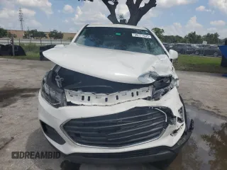 2022 Chevrolet Trax LS z VIN KL7CJKSM7NB530318, wystawiony jako Copart lot #58771845 z przebiegiem 35 691 mil mil oraz Nie do naprawy • Non repairable. Historia ofert i sprzedaży dostępna na DreamBid. Obrazek 5.