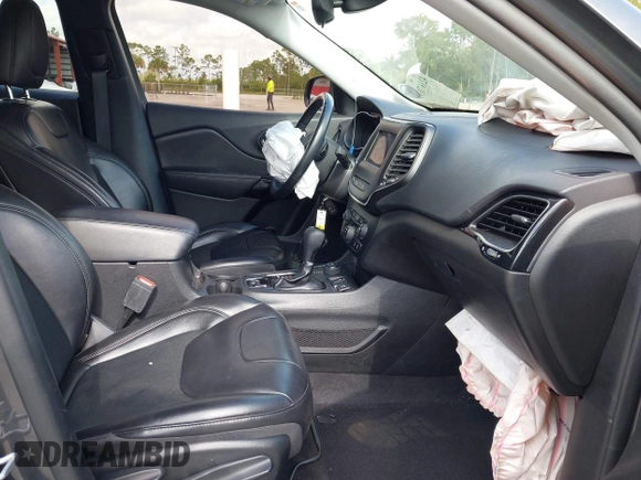 2021 Jeep Cherokee Latitude Plus with VIN 1C4PJMLB6MD117029, listed as a IAAI auction lot 42167039 with 68,717 mi miles and . Bid and sale history available at DreamBid. Image 5.