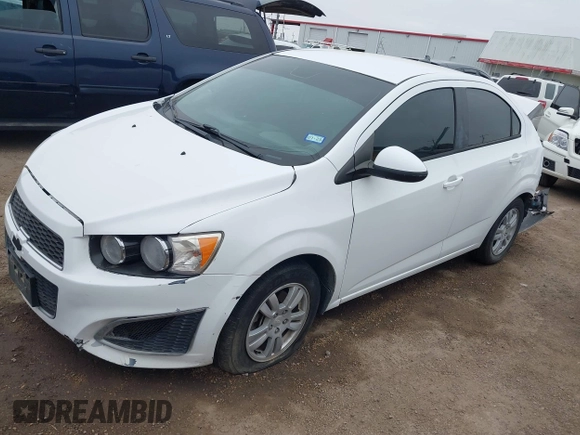 2012 Chevrolet Sonic LS z VIN 1G1JA5SH7C4212837, wystawiony jako IAAI lot #41509997 z przebiegiem 96 901 mil mil oraz . Historia ofert i sprzedaży dostępna na DreamBid. Obrazek 16.