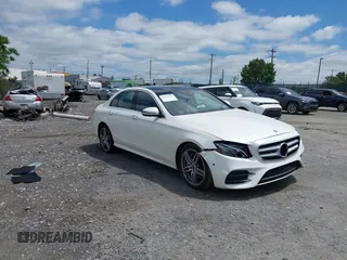 2019 Mercedes-Benz E 300 с VIN WDDZF4KB3KA525715, выставлен на аукционе IAAI как лот 42296724 с пробегом 62 730 миль миль и . История ставок и продаж доступна на DreamBid. Изображение 1.