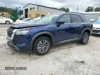 2024 Nissan Pathfinder SV z VIN 5N1DR3BAXRC302417, wystawiony jako Copart lot #59524805 z przebiegiem 23 648 mil mil oraz Czysty tytuł • Clean title. Historia ofert i sprzedaży dostępna na DreamBid. Obrazek 1.