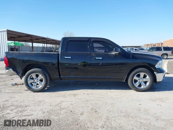 2015 Ram 1500 Outdoorsman z VIN 1C6RR6LT7FS592085, wystawiony jako IAAI lot #41384731 z przebiegiem 134 384 mil mil oraz . Historia ofert i sprzedaży dostępna na DreamBid. Obrazek 13.