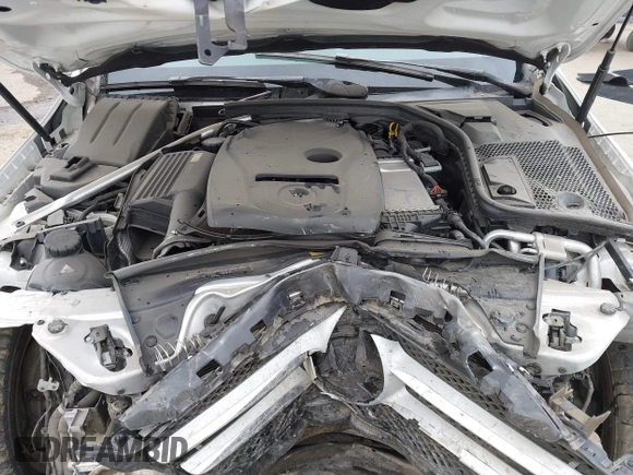 2016 Mercedes-Benz C 300 with VIN 55SWF4JB0GU124439, listed as a IAAI auction lot 40302446 with 71,304 mi miles and . Bid and sale history available at carsss.com. Image 10.